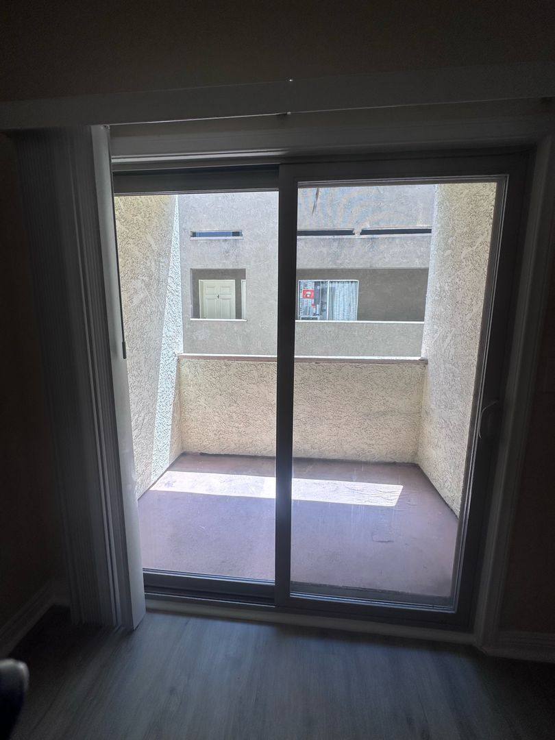 Apartment for rent at 758 Rose Ave, Long Beach, CA 90813