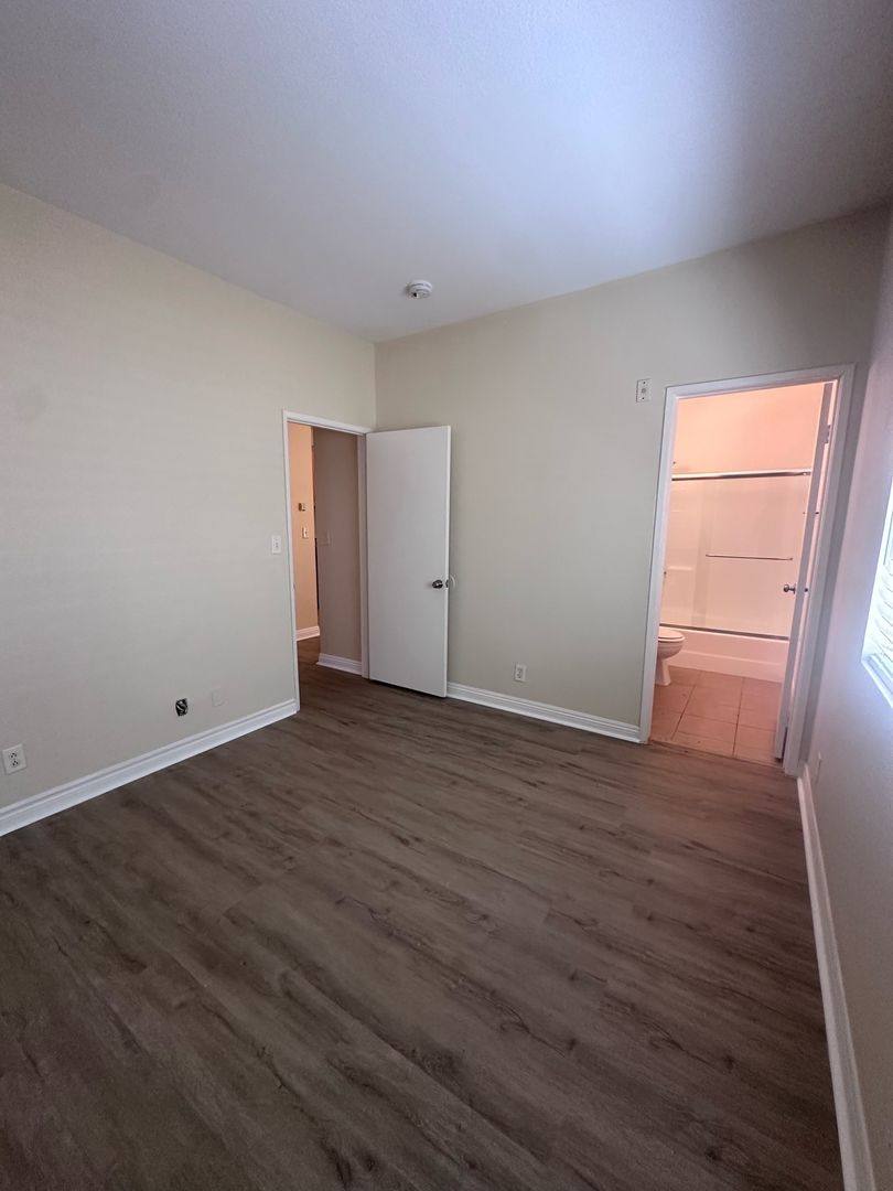 Apartment for rent at 758 Rose Ave, Long Beach, CA 90813