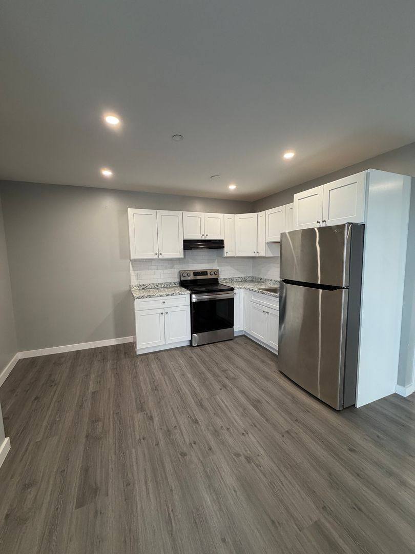 Apartment for rent at 216 Central Stree, Lowell, MA 01852
