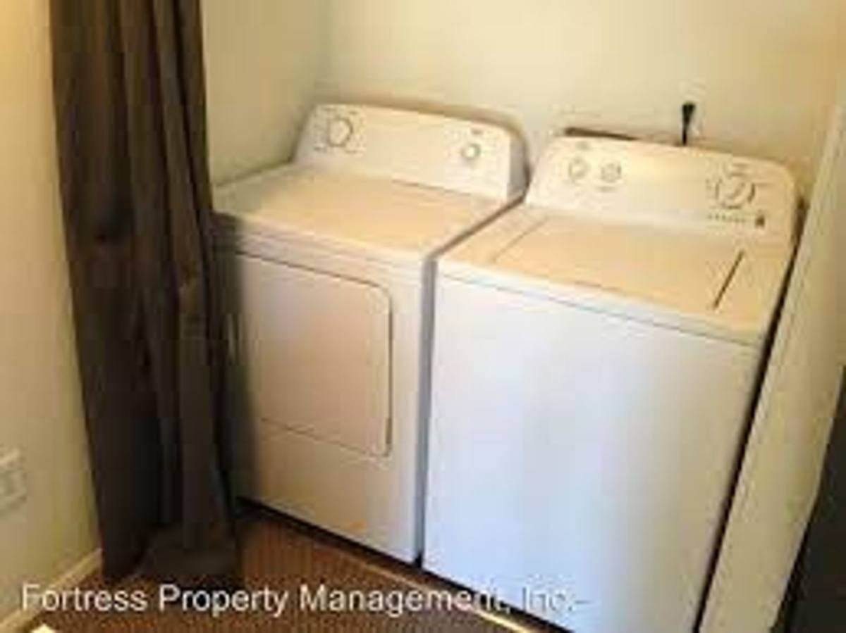 Townhouse for rent at 9027 N St Louis Ave, Portland, OR 97203