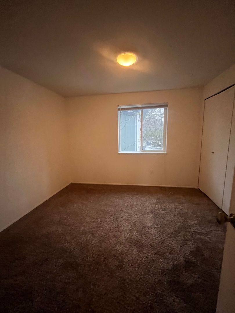 Townhouse for rent at 9027 N St Louis Ave, Portland, OR 97203