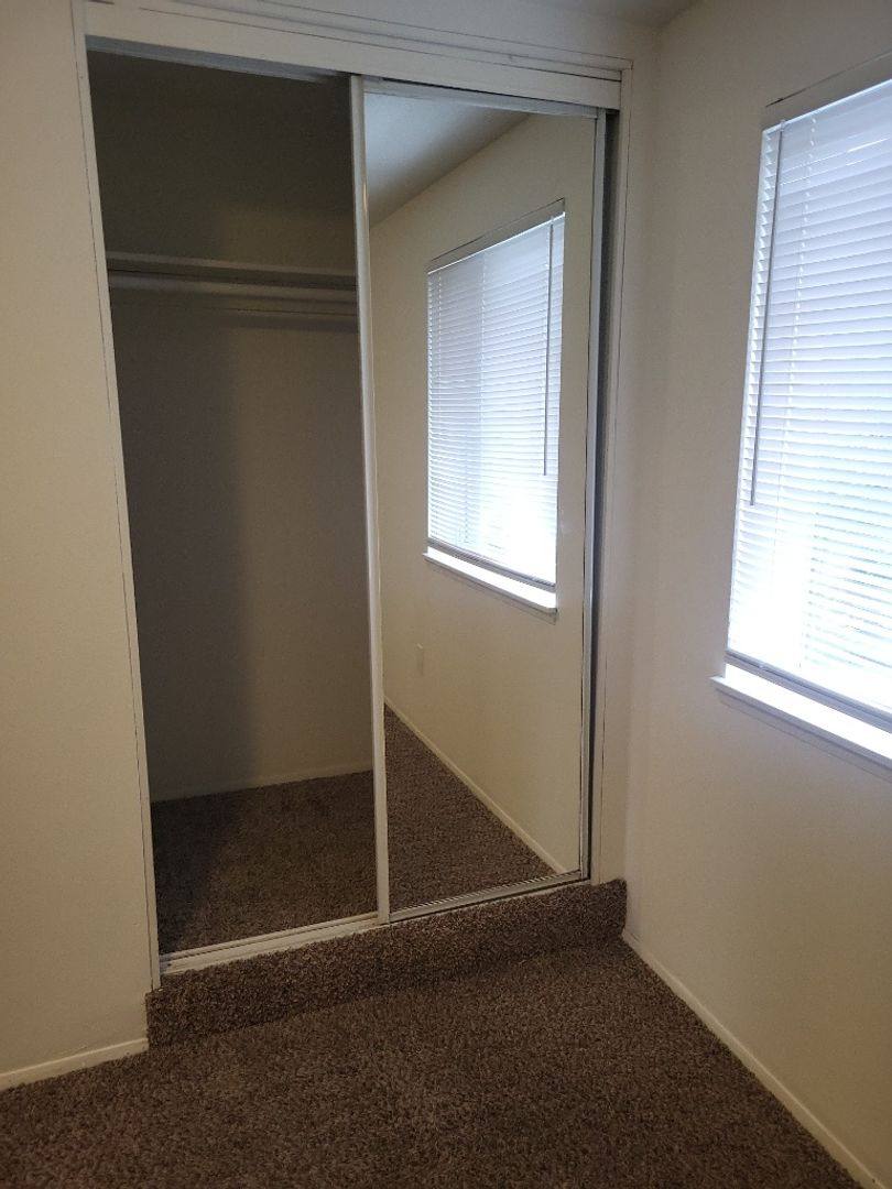 Townhouse for rent at 9027 N St Louis Ave, Portland, OR 97203
