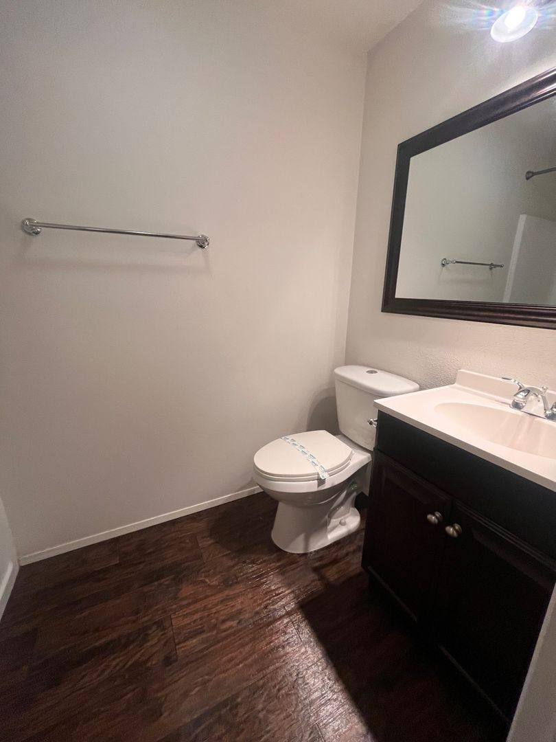 Townhouse for rent at 9027 N St Louis Ave, Portland, OR 97203