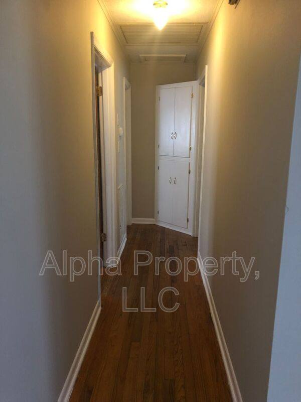 House for rent at 300-B Amherst Dr, Spartanburg, SC 29306