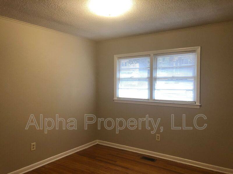House for rent at 300-B Amherst Dr, Spartanburg, SC 29306