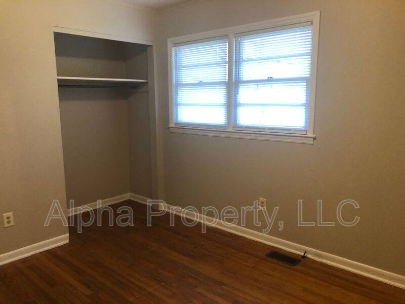 House for rent at 300-B Amherst Dr, Spartanburg, SC 29306