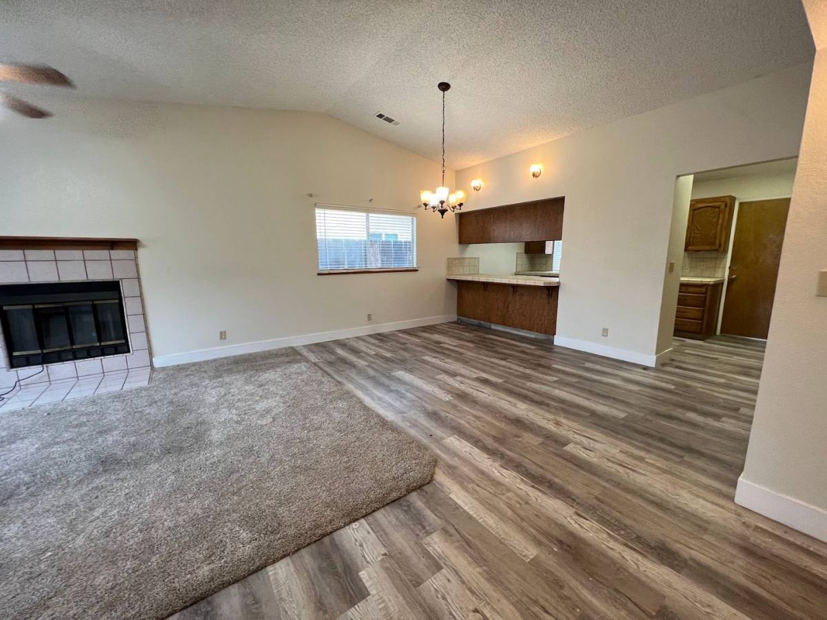 House for rent at 1656 E N Way, Dinuba, CA 93618