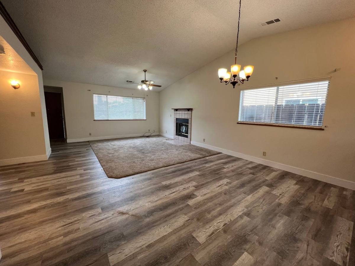 House for rent at 1656 E N Way, Dinuba, CA 93618