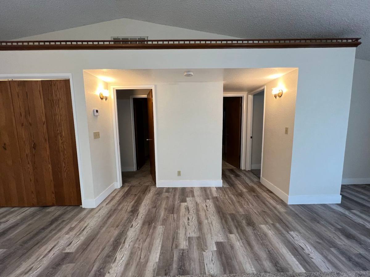 House for rent at 1656 E N Way, Dinuba, CA 93618