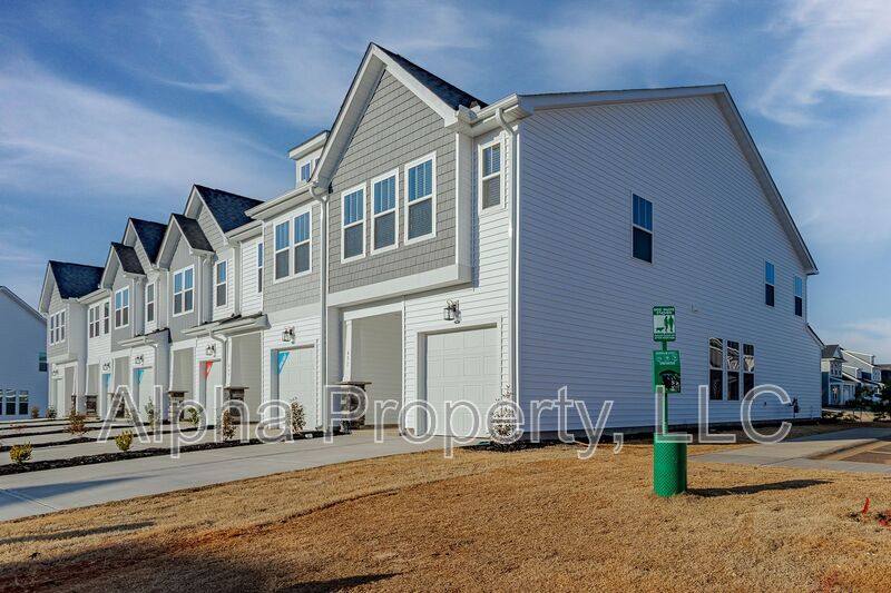 House for rent at 451 Hazelcote Rd, Greenville, SC 29617