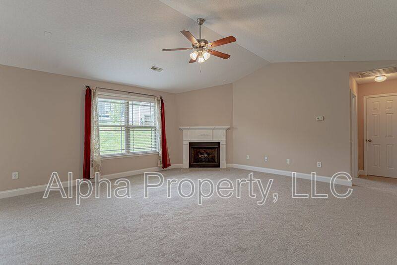 House for rent at 39 Nautical Dr, Greer, SC 29650