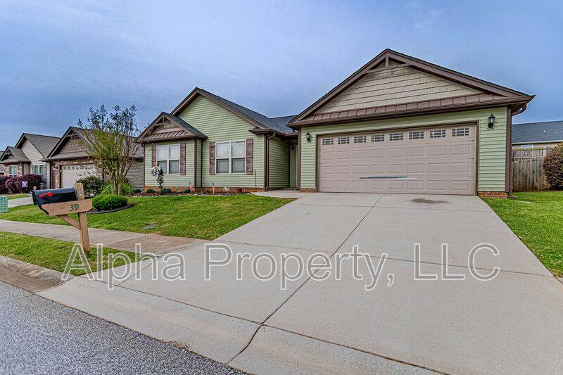 House for rent at 39 Nautical Dr, Greer, SC 29650