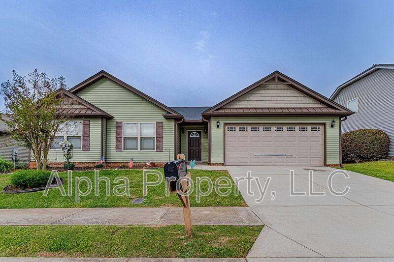 House for rent at 39 Nautical Dr, Greer, SC 29650