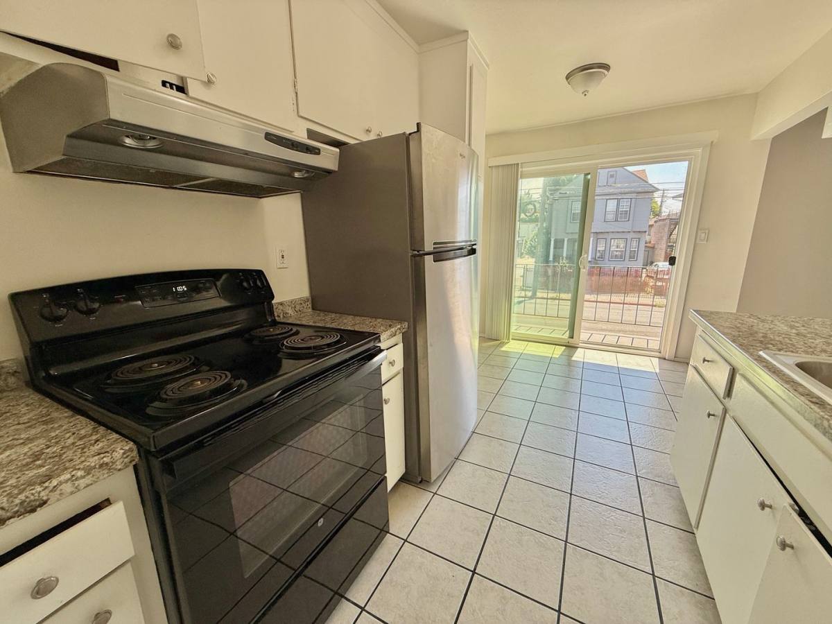 Apartment for rent at 3060 Logan St, Oakland, CA 94601