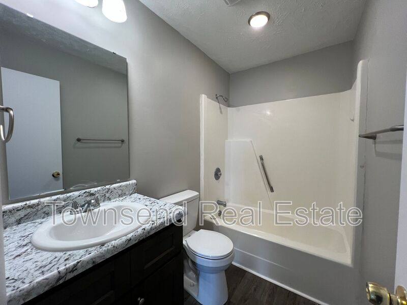 Apartment for rent at 1437C Ireland Dr, Fayetteville, NC 28304