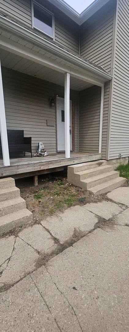 Apartment for rent at 133 S Chicago Ave, Rockford, IL 61104