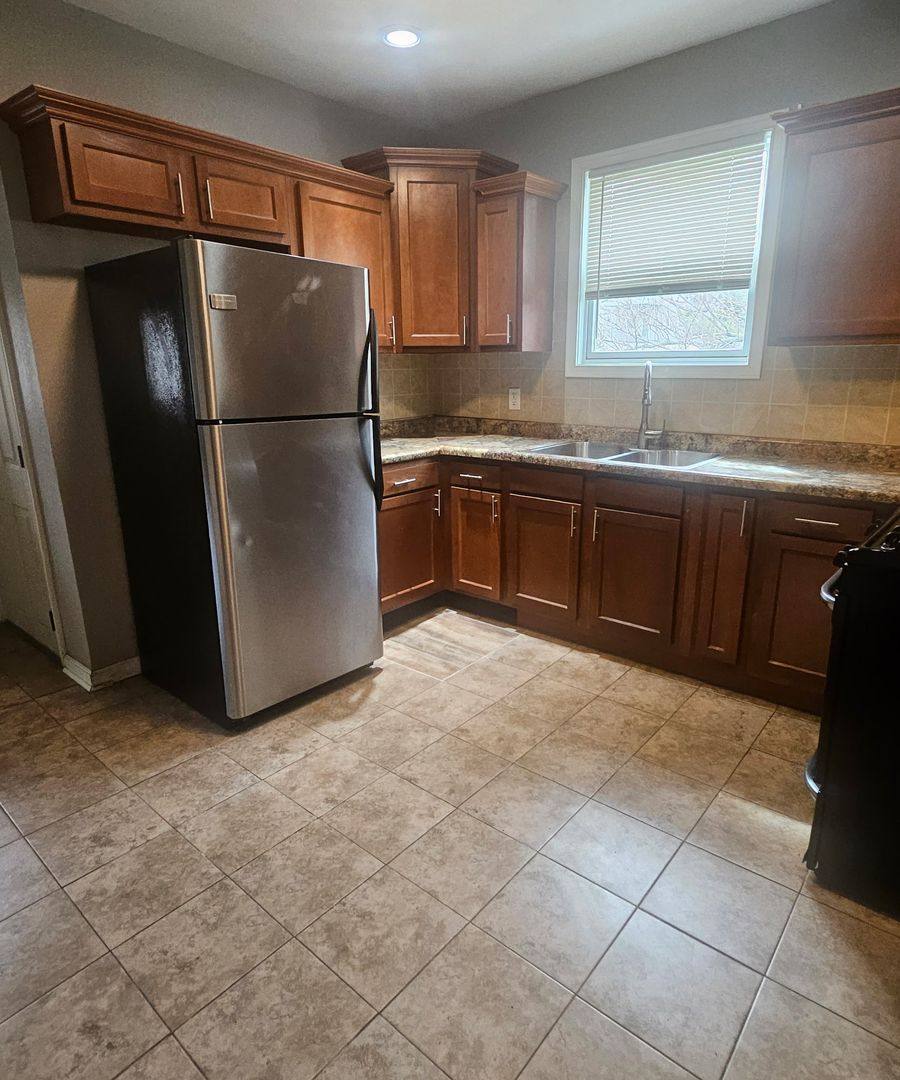 Apartment for rent at 133 S Chicago Ave, Rockford, IL 61104