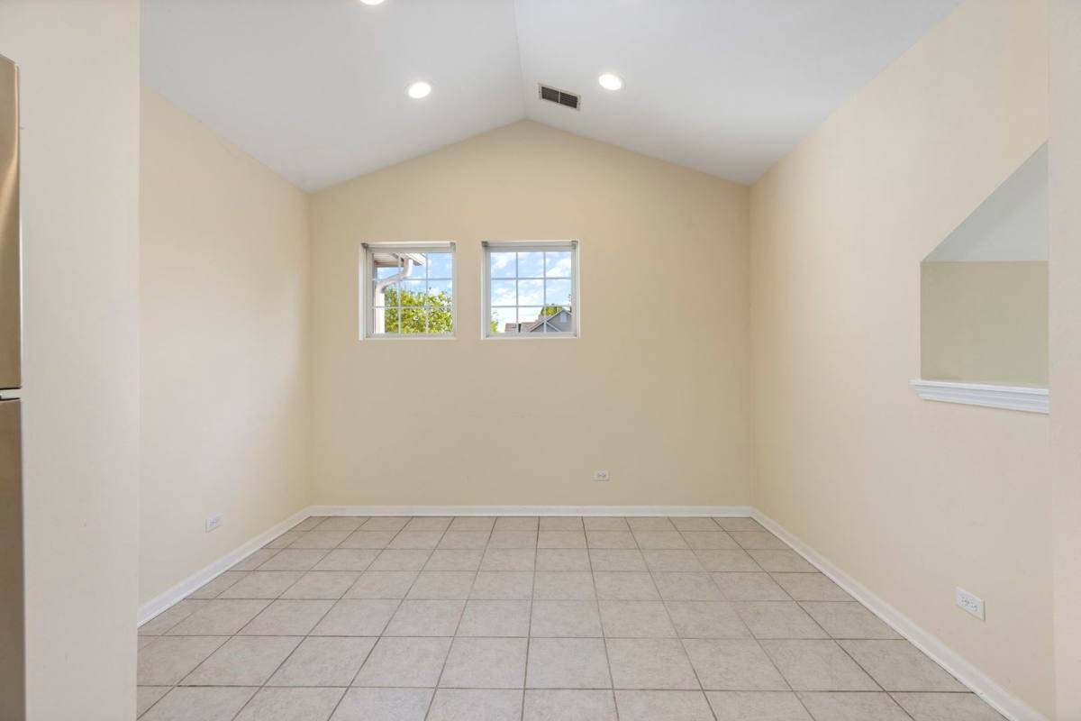 Townhouse for rent at 3073 Kentshire Circle, Naperville, IL 60564