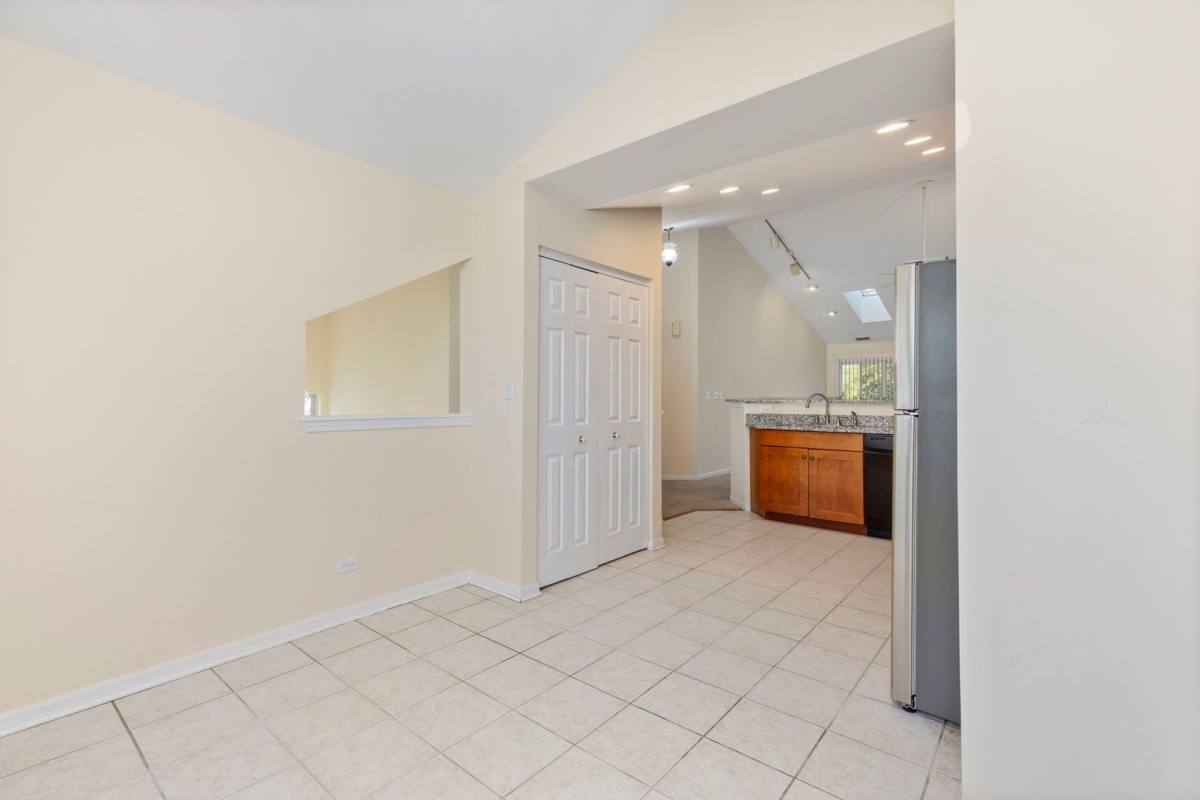 Townhouse for rent at 3073 Kentshire Circle, Naperville, IL 60564