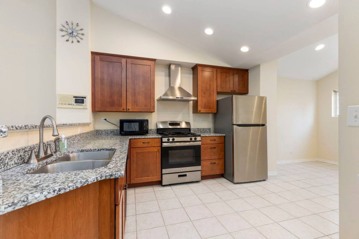 Townhouse for rent at 3073 Kentshire Circle, Naperville, IL 60564