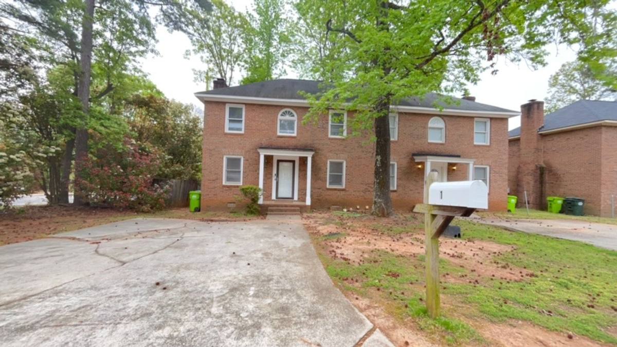 Townhouse for rent at 1 Crescent Lane, Columbia, SC 29212