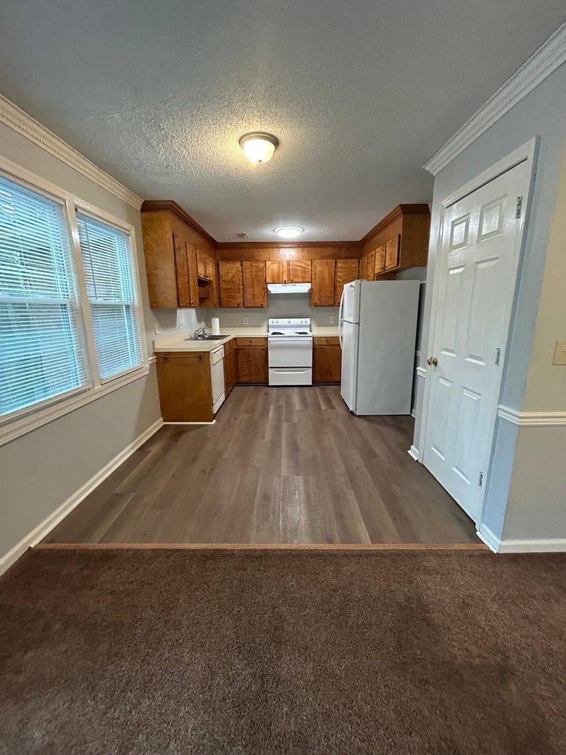 Townhouse for rent at 1 Crescent Lane, Columbia, SC 29212