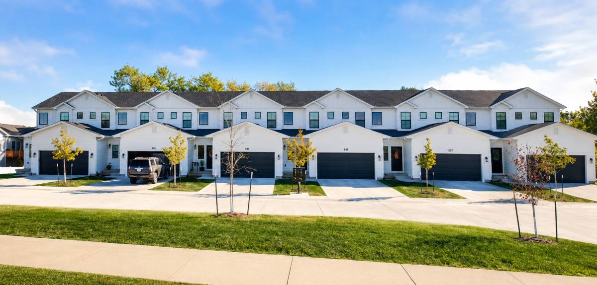 Townhouse for rent at 311 SW Brookside Dr, Grimes, IA 50111