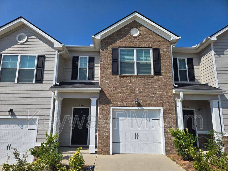 Townhouse for rent at 930 Quaint Parish Circle, Graniteville, SC 29829