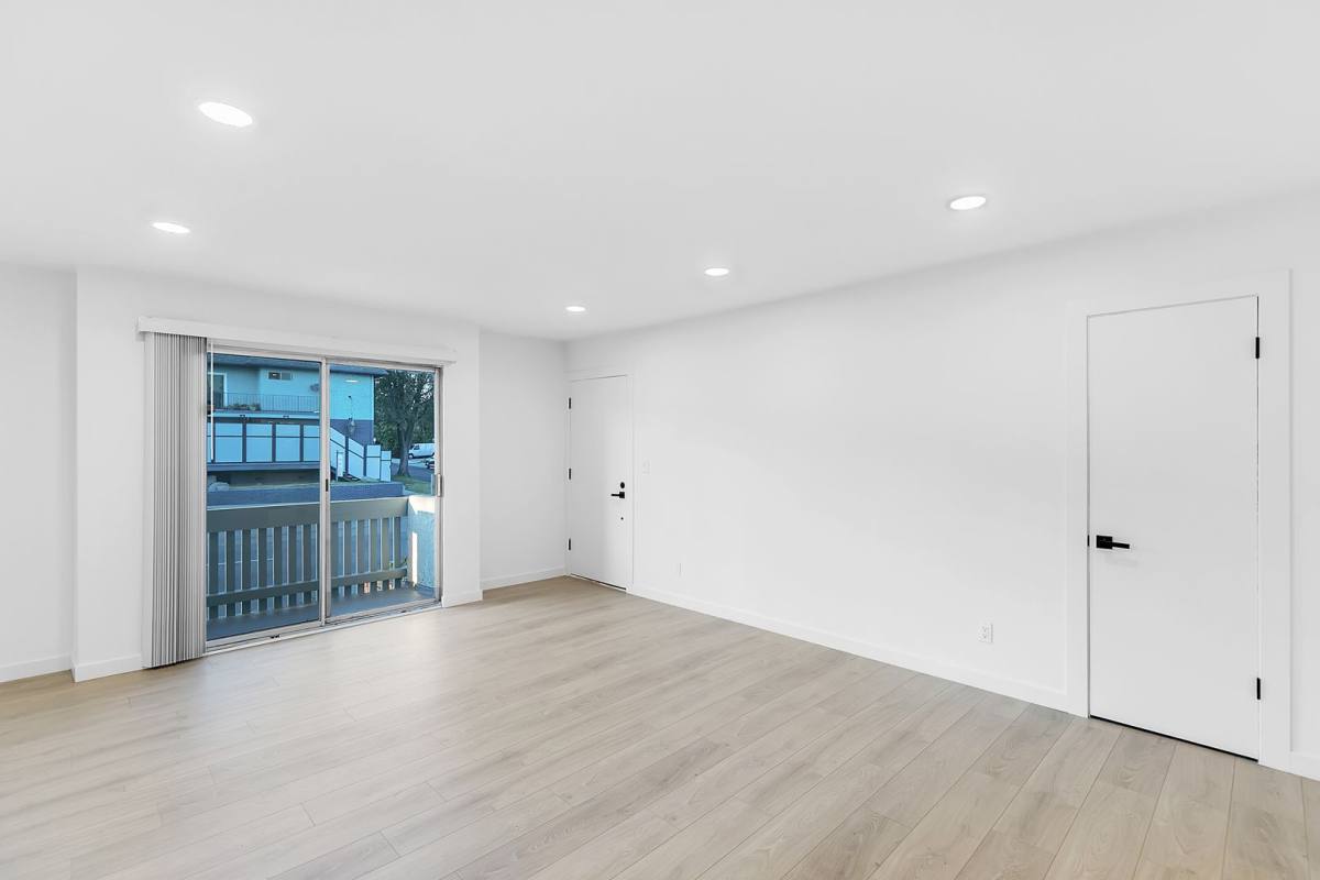 Apartment for rent at 10930 Palms Blvd, Los Angeles, CA 90034