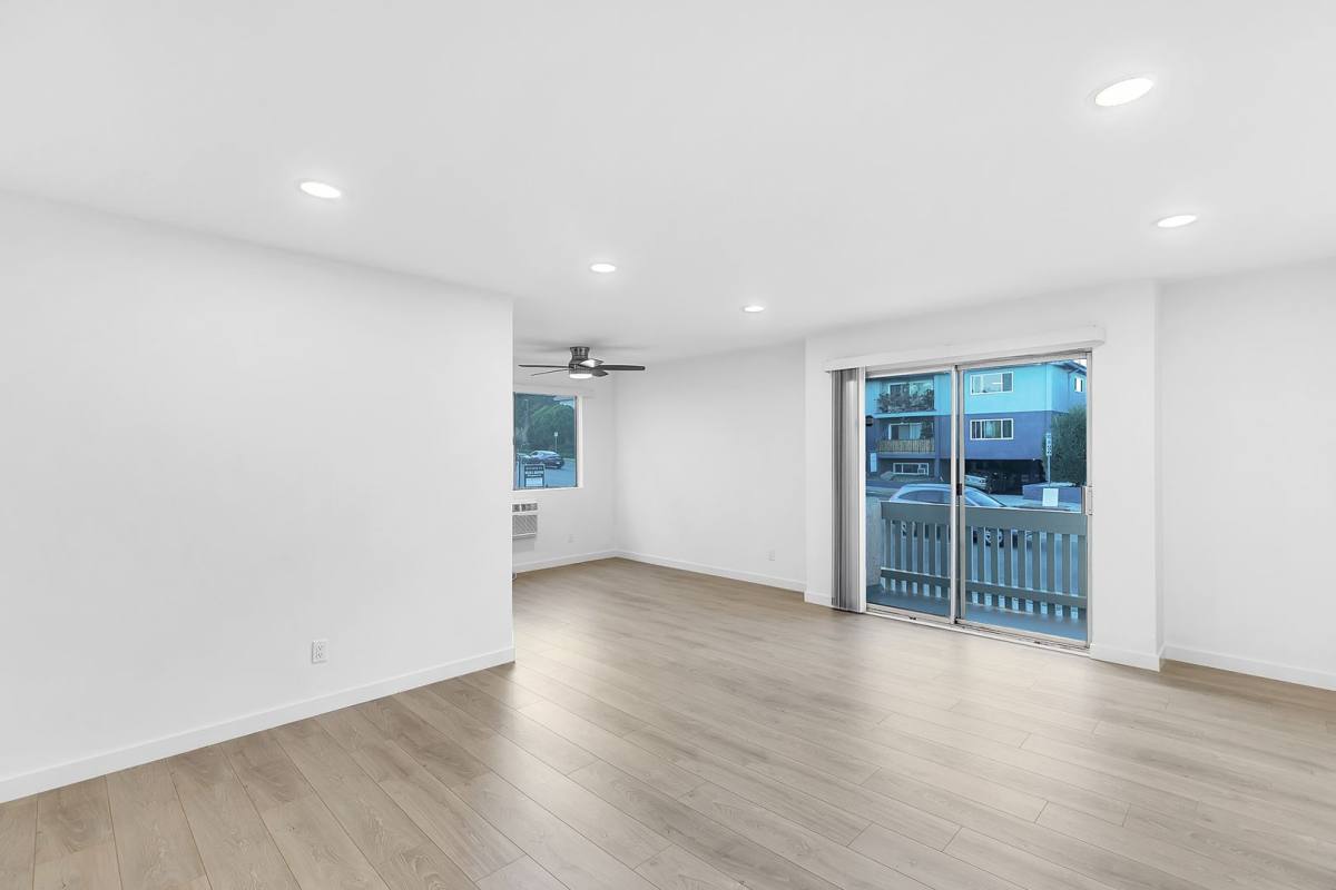 Apartment for rent at 10930 Palms Blvd, Los Angeles, CA 90034