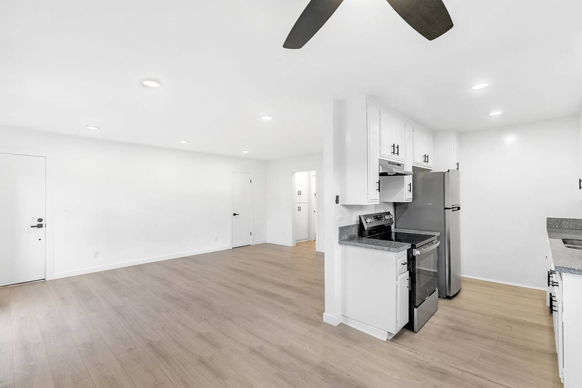 Apartment for rent at 10930 Palms Blvd, Los Angeles, CA 90034