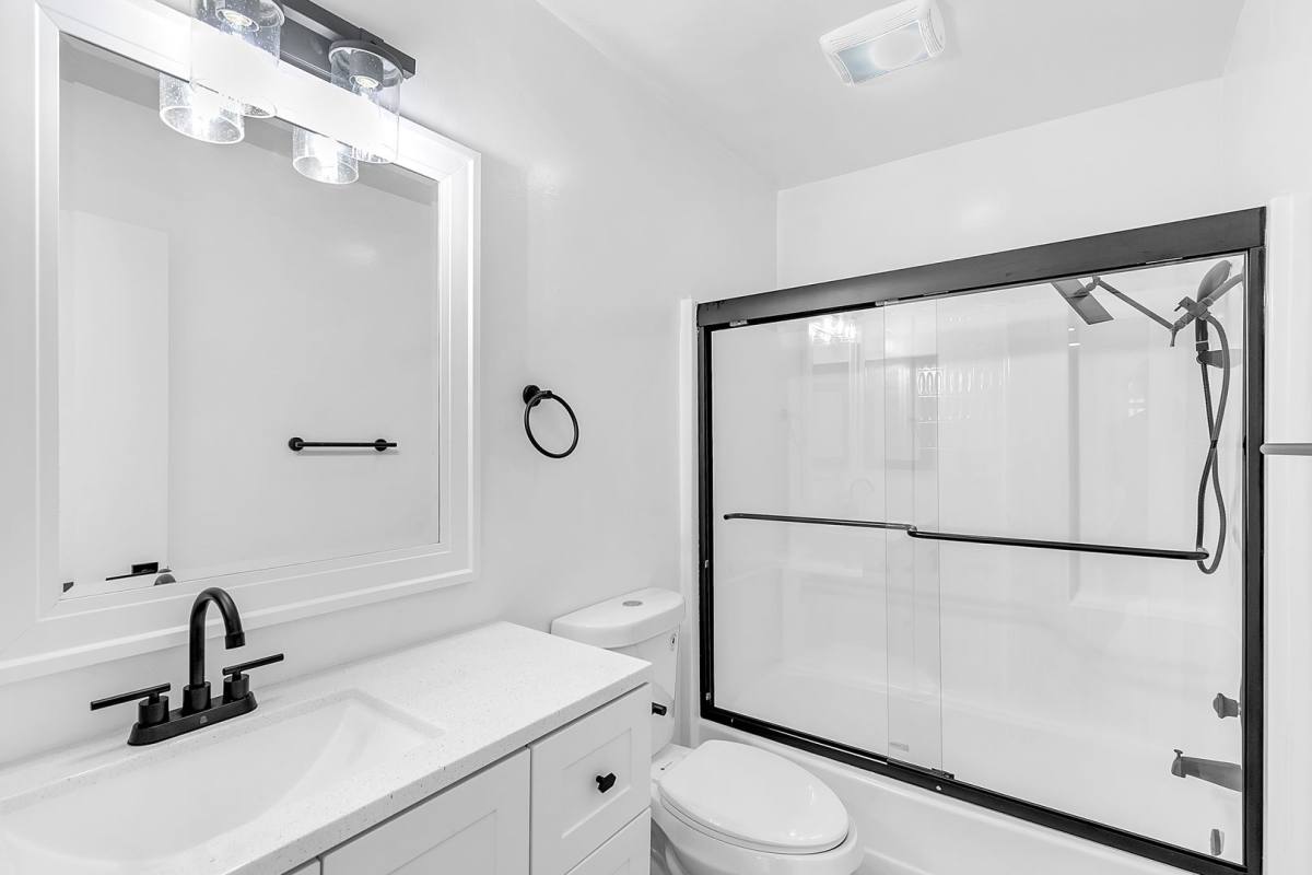 Apartment for rent at 10930 Palms Blvd, Los Angeles, CA 90034