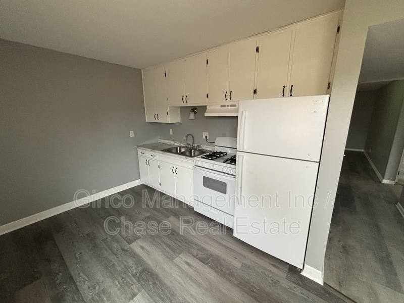 Apartment for rent at 991 Tollview Ave #5, Aurora, IL 60505
