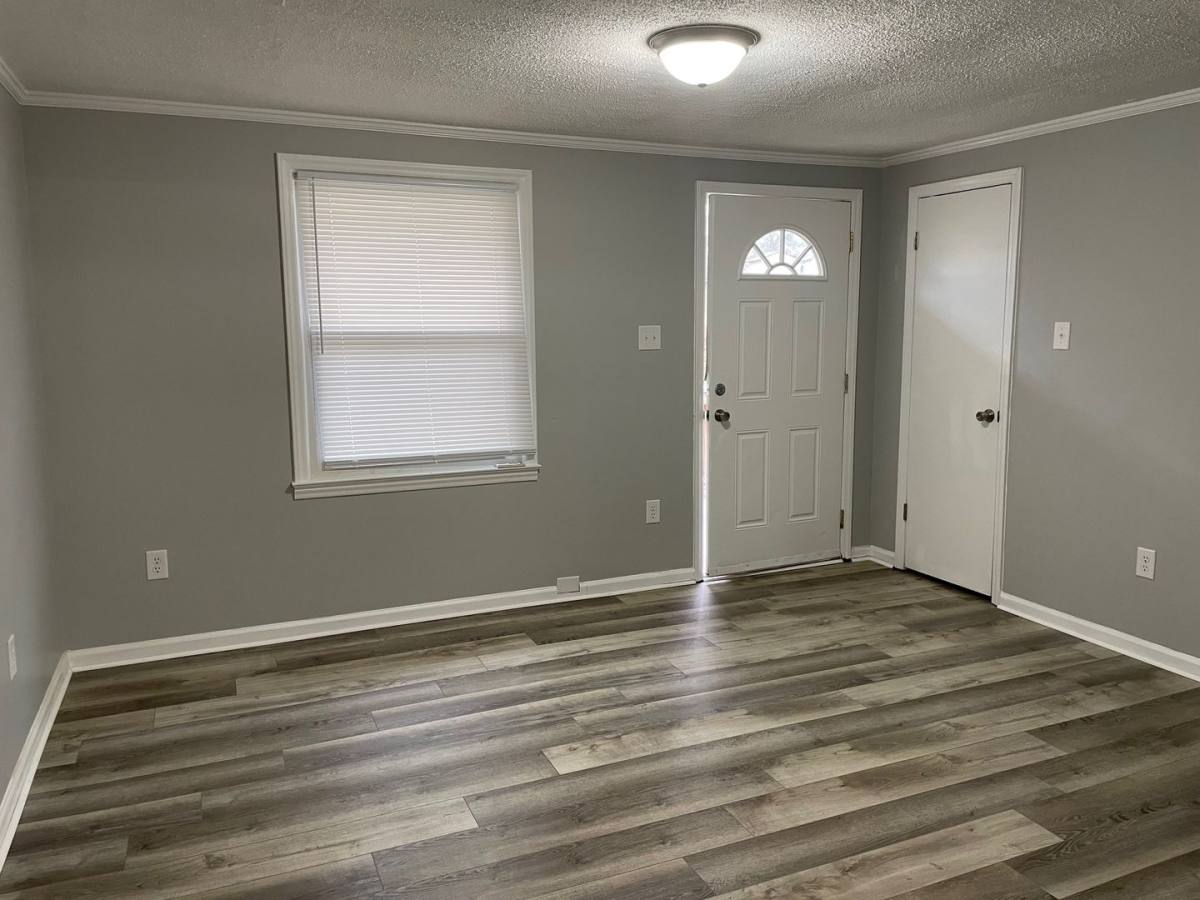 Apartment for rent at 715-717 Glenwood Rd, Asheboro, NC 27203