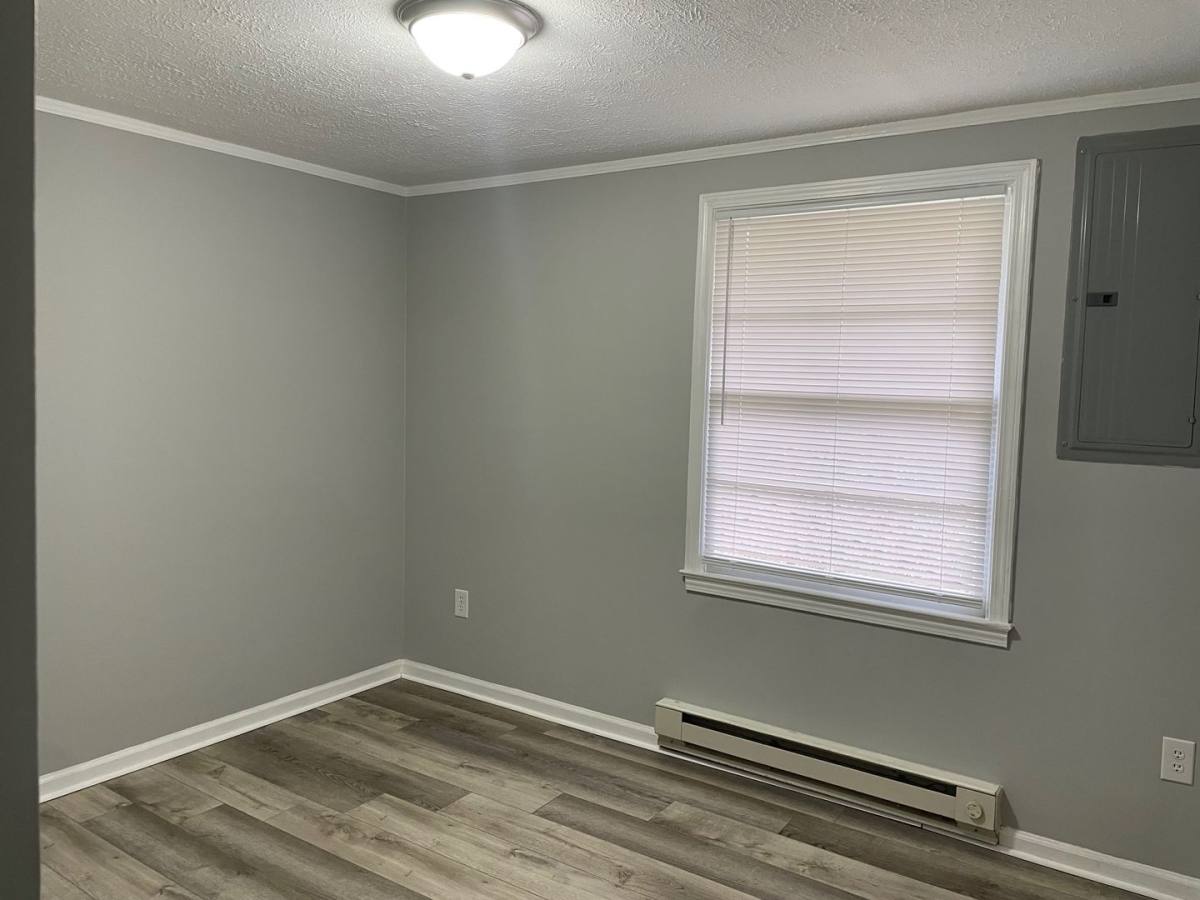 Apartment for rent at 715-717 Glenwood Rd, Asheboro, NC 27203