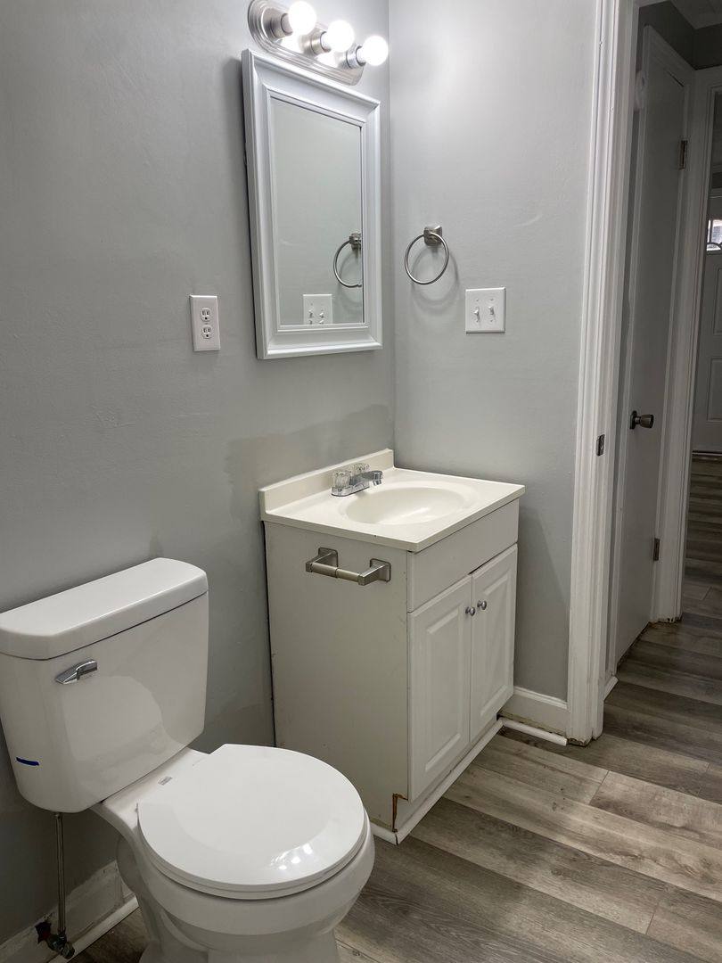 Apartment for rent at 715-717 Glenwood Rd, Asheboro, NC 27203