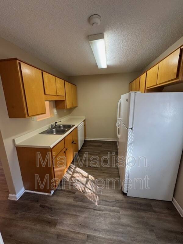 Townhouse for rent at 141 Hunt Club Court, Savannah, GA 31406