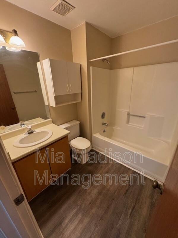 Townhouse for rent at 141 Hunt Club Court, Savannah, GA 31406