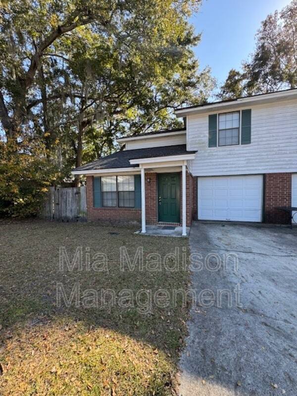 Townhouse for rent at 141 Hunt Club Court, Savannah, GA 31406