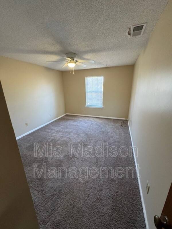 Townhouse for rent at 141 Hunt Club Court, Savannah, GA 31406