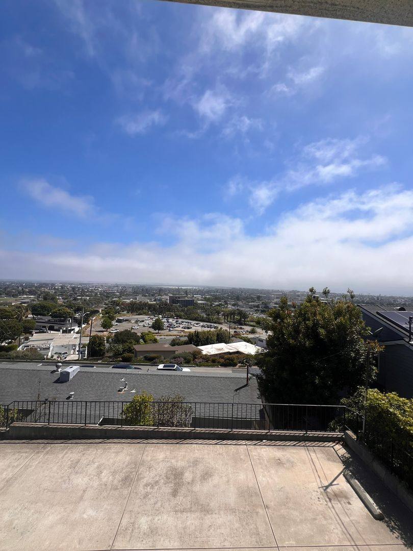 Apartment for rent at 3263 - 3275 Hilltop, Ventura, CA 93003
