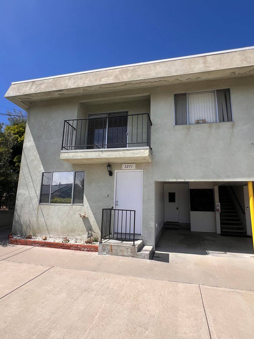 Apartment for rent at 3263 - 3275 Hilltop, Ventura, CA 93003
