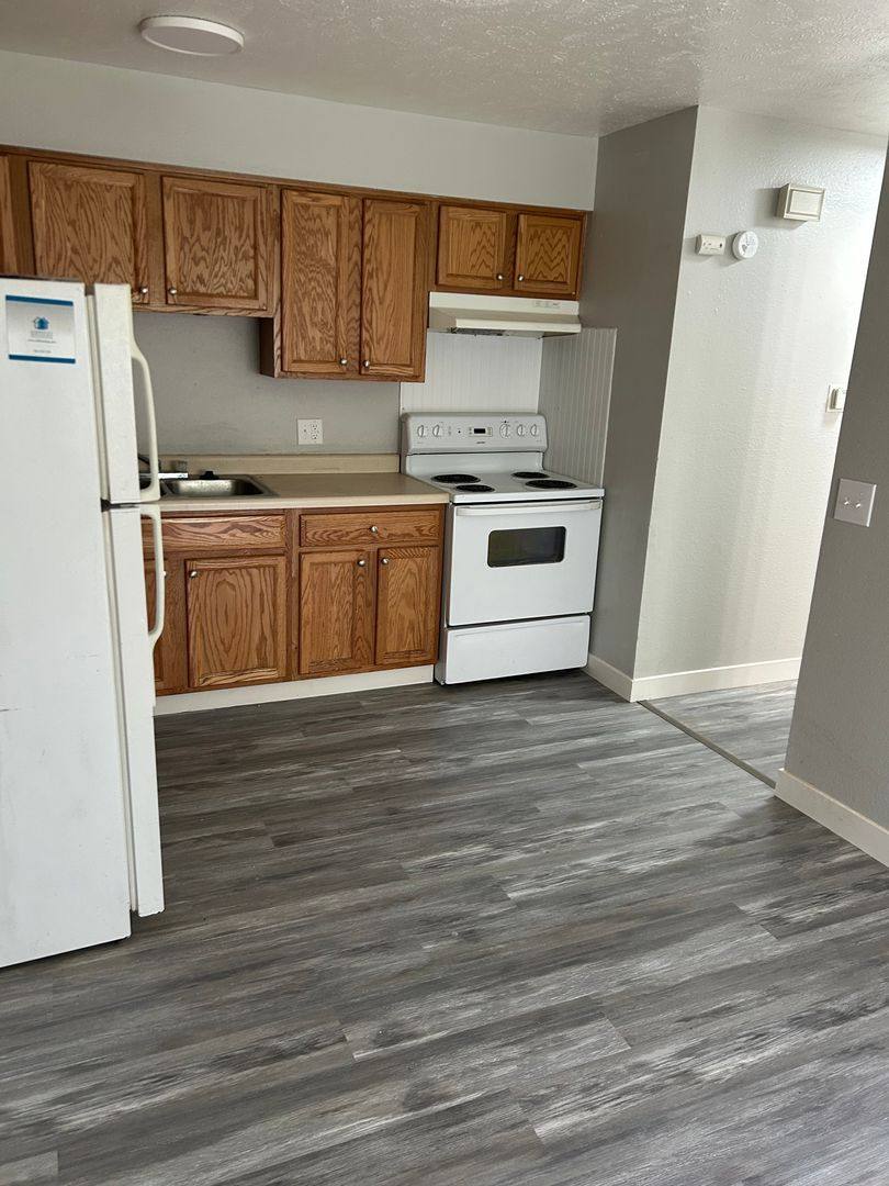 Apartment for rent at 3021 W 72nd St, Davenport, IA 52806