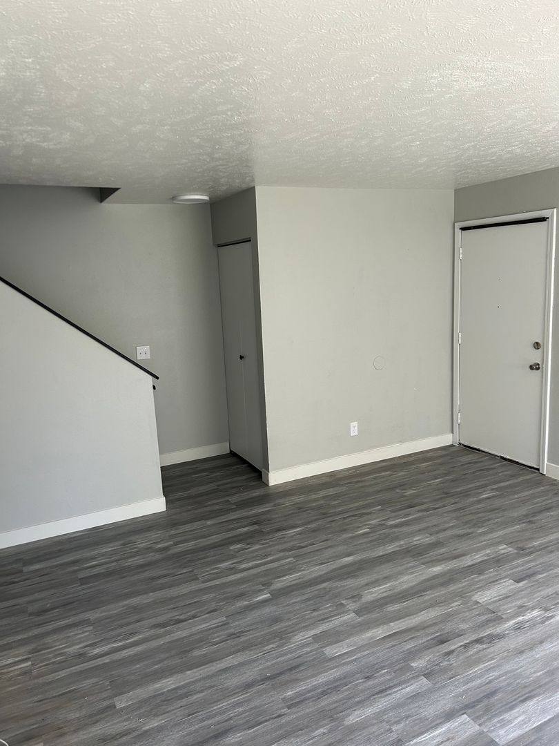 Apartment for rent at 3021 W 72nd St, Davenport, IA 52806