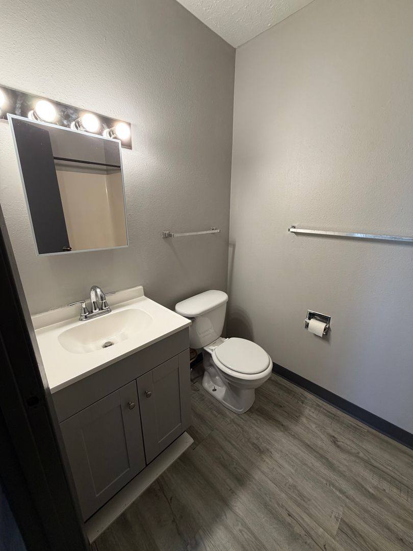 Apartment for rent at 7102 Hillandale Rd, Davenport, IA 52806