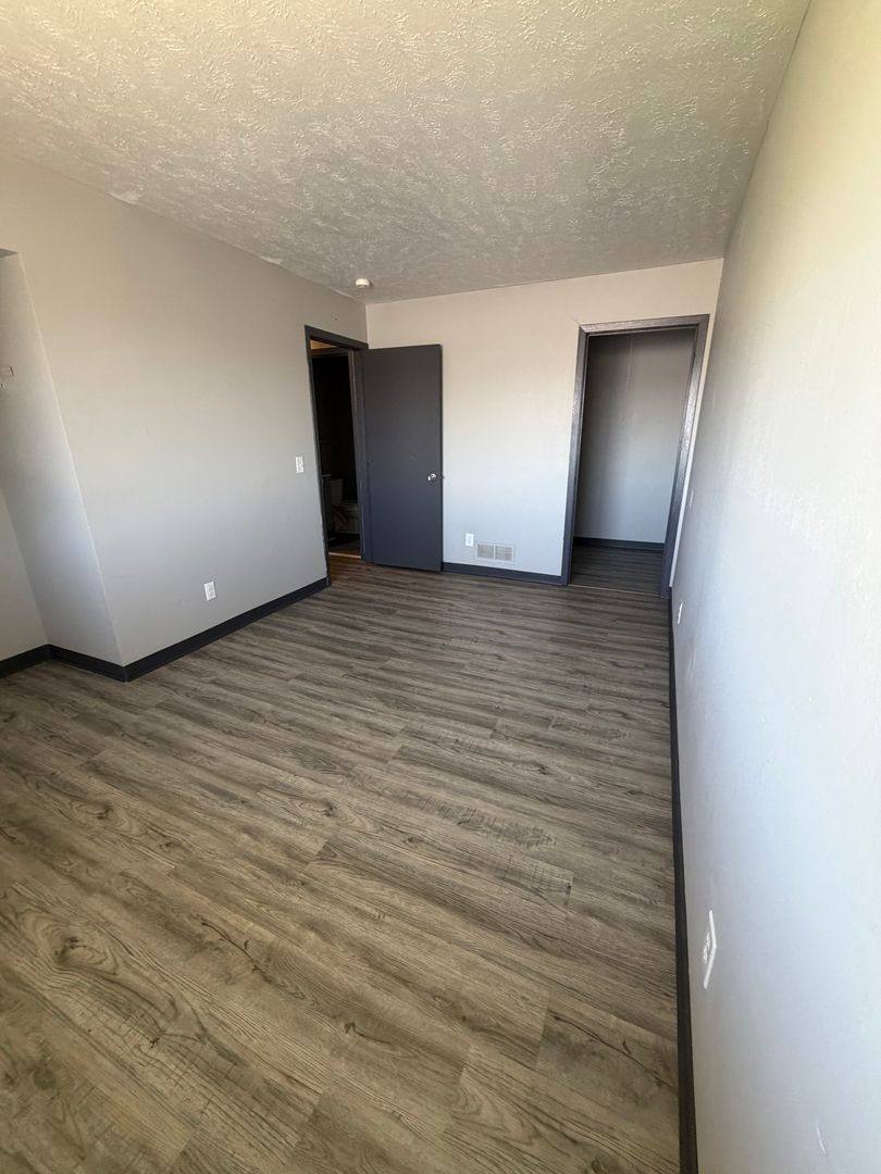 Apartment for rent at 7102 Hillandale Rd, Davenport, IA 52806
