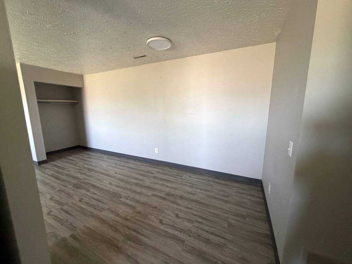 Apartment for rent at 7102 Hillandale Rd, Davenport, IA 52806
