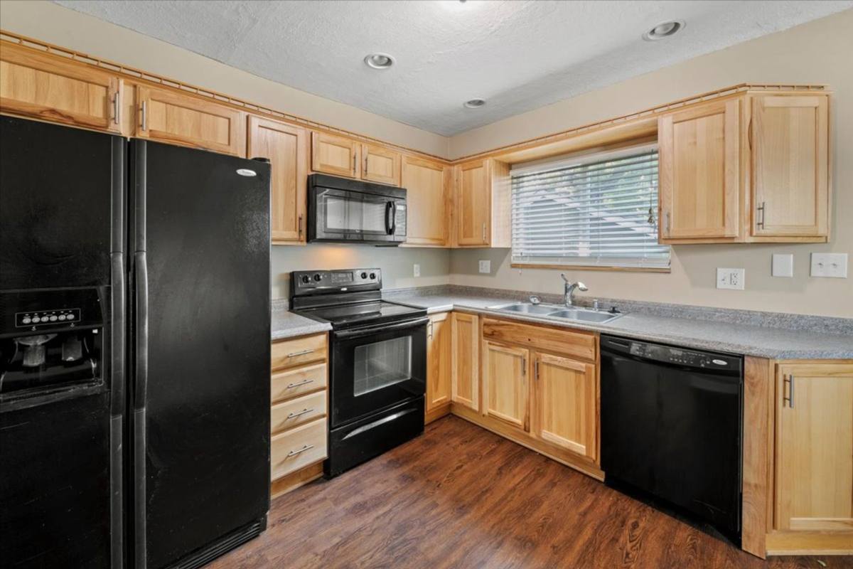 Townhouse for rent at 525 - 527 E, Indianapolis, IN 46205