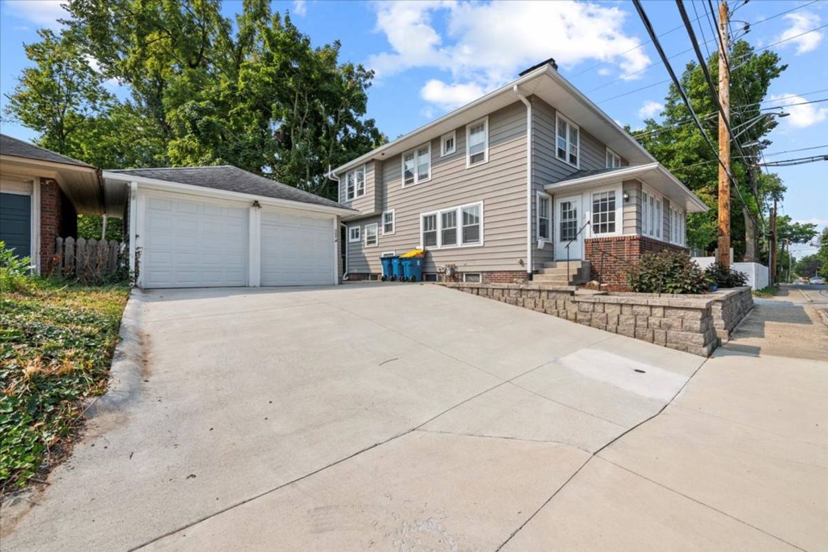 Townhouse for rent at 525 - 527 E, Indianapolis, IN 46205