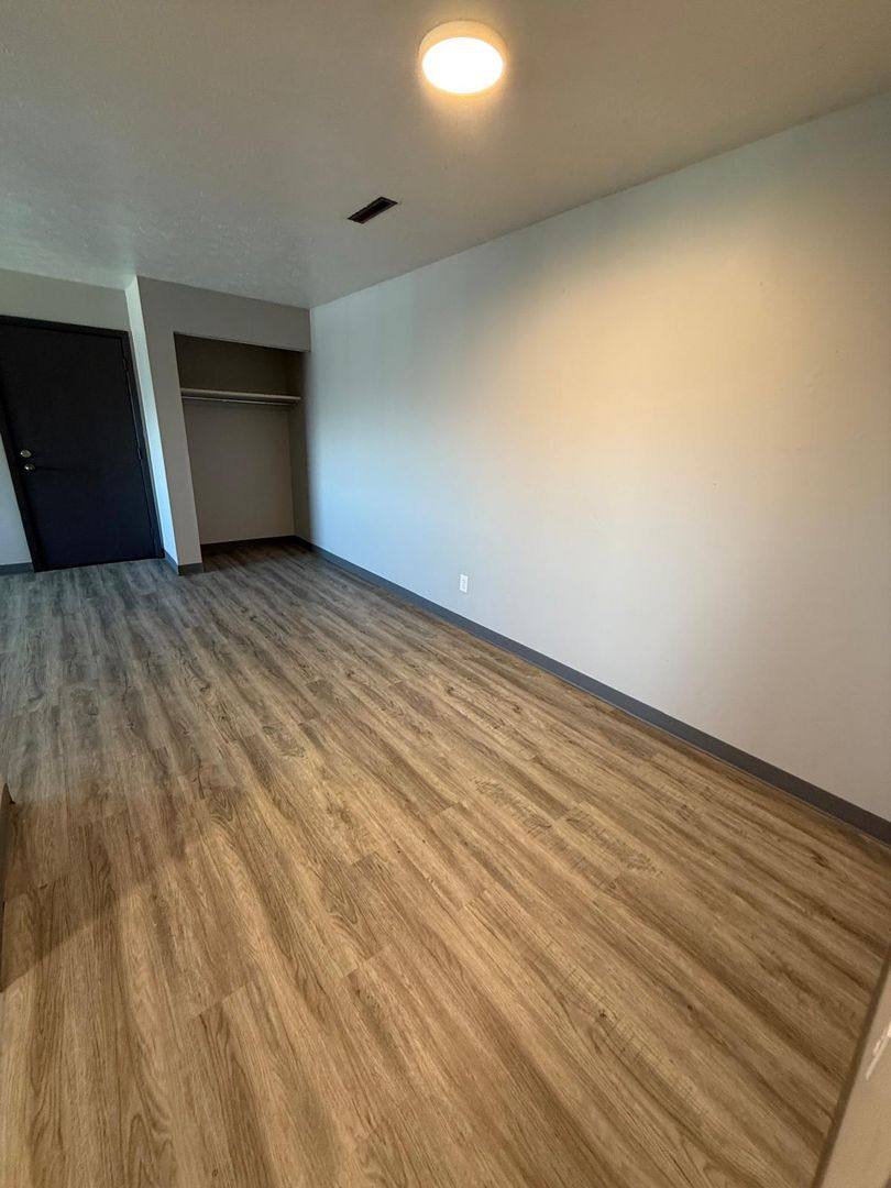 Apartment for rent at 7112 Hillandale Rd, Davenport, IA 52806